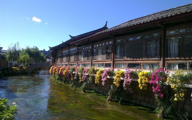 Sina Hotel Lijiang