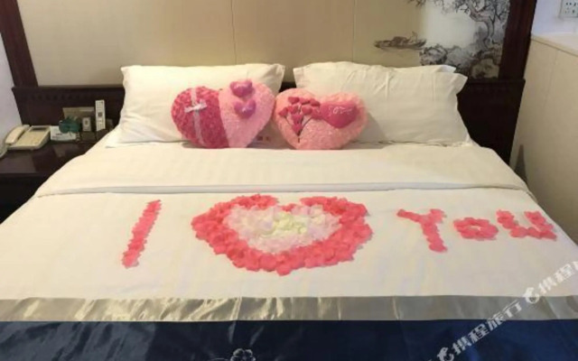 Li's Holiday Hotel (Foshan Sanshui Railway Station)