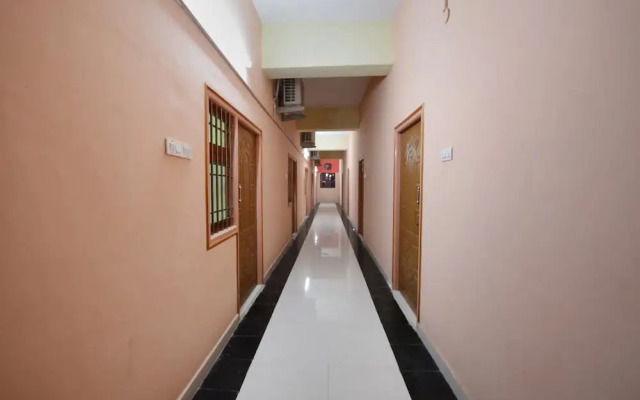 Oyo 29663 Sp Highway Inn