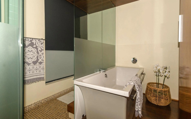 Quayside Waterfront Apartment