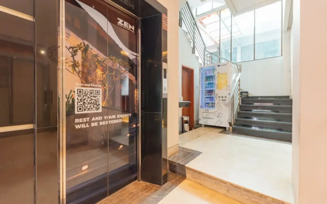 RedDoorz Premium near Paris Van Java Mall