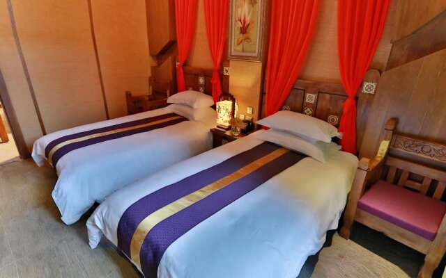 Yunlong Hotel