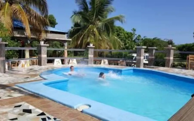 Rollanda Hotel
