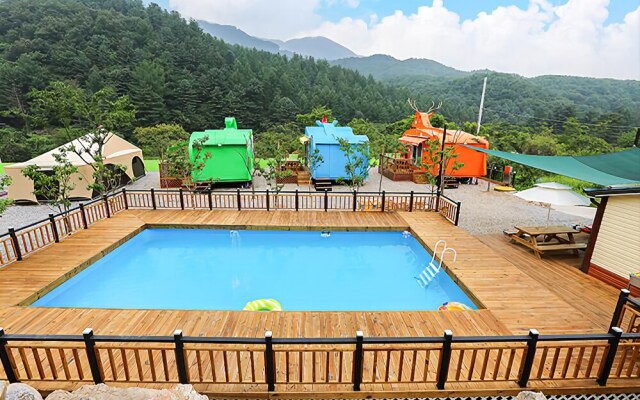 Gapyeong Animal Caravan Pension