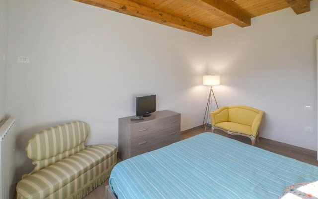 Nice Home in Capolona With 8 Bedrooms, Wifi and Private Swimming Pool - Cottages_and_Houses in Capolona - Photo 5