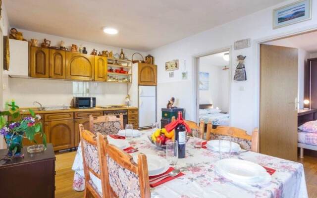 Gorgeous Villa in Tučepi with Private Swimming Pool