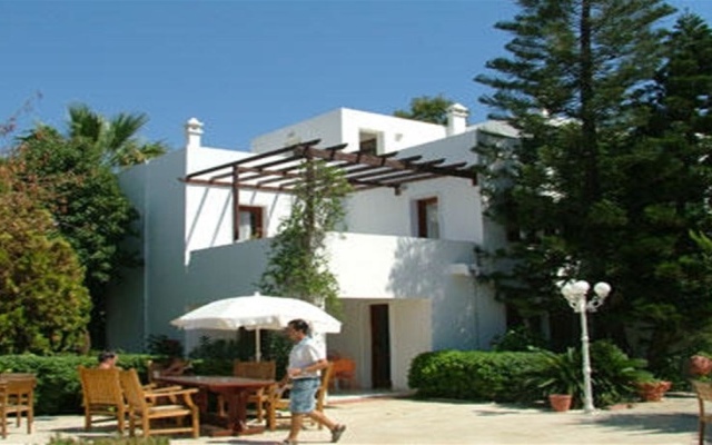 Lakos Hotel