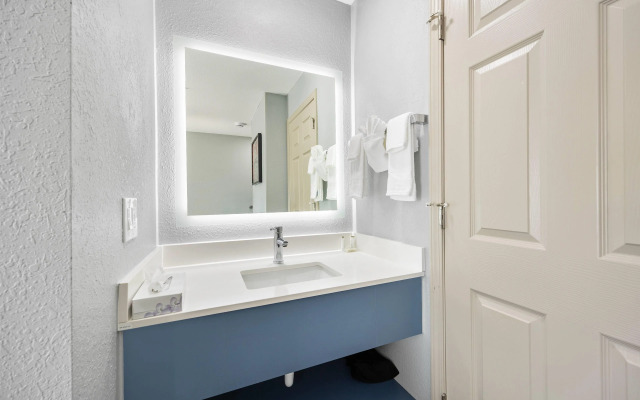 Howard Johnson by Wyndham Urbana