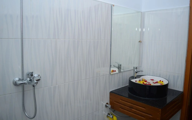 Kayah Golden Hill Hotel