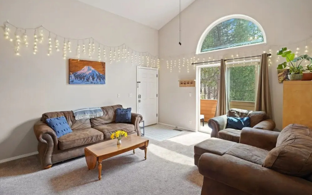 Bingo 1 Bedroom Condo by RedAwning