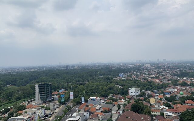 Nice And Cozy Studio At Evenciio Margonda Apartment