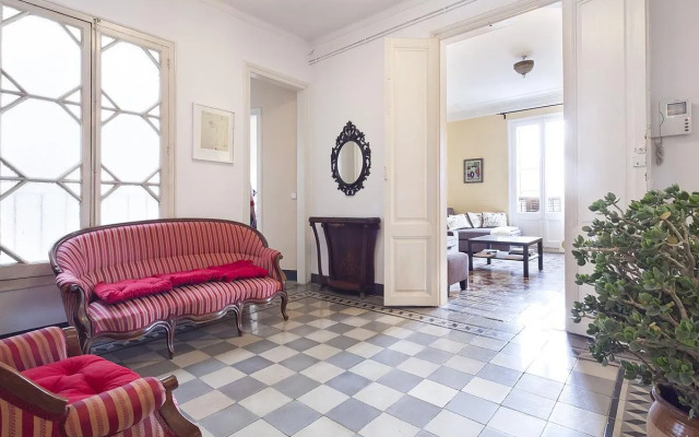 Centric Unique Bohemian 3 Bedroom Apartment - Hoa 42136