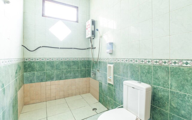 RedDoorz Syariah near Balai Kota Batu