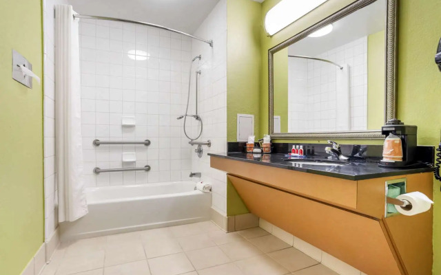 Econo Lodge Moss Point - Pascagoula