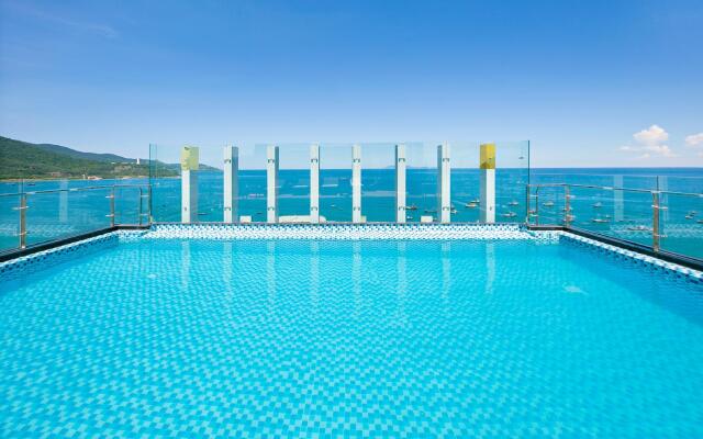 Alisia Beach Hotel Da Nang