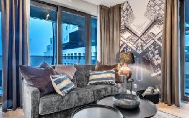 Wright Apartments - Barcode