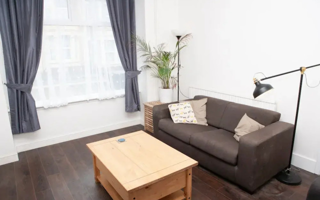 Spacious 2 Bedroom Property in Bristol