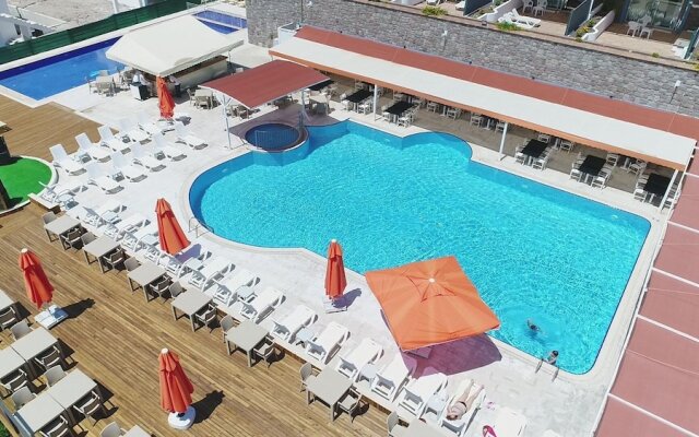 Roxx Suite Deluxe & Spa Hotel