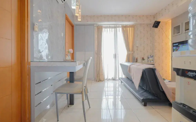2Br Apartment Connected To Mall At Cinere Bellevue Suites