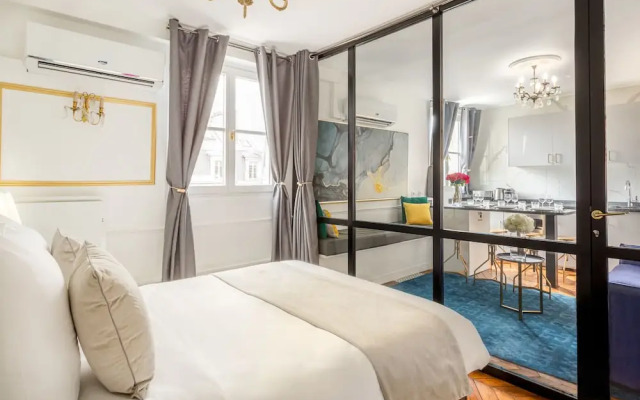 Merveil Luxury Suites - Royale - Saint Honore view
