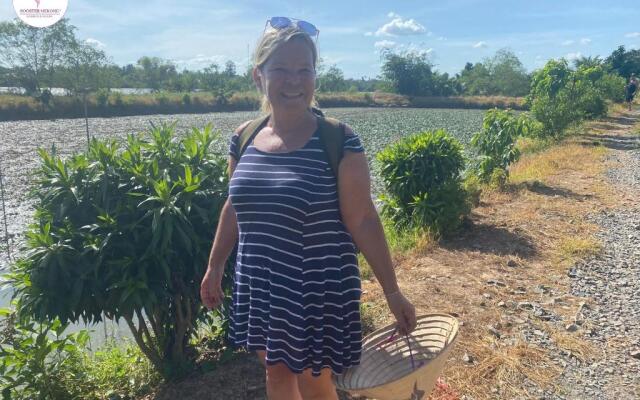 Rooster Mekong Garden & Villas