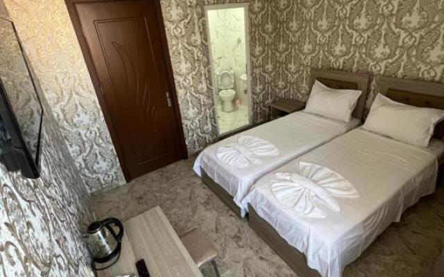 Vaxx Hotel