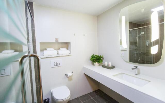 Ibis Neijiang North Railway station Hotel