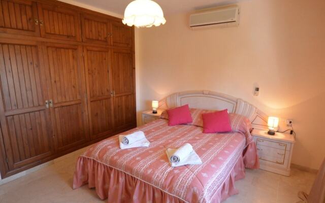 Beautiful 4-Bed det villa private pool sea views