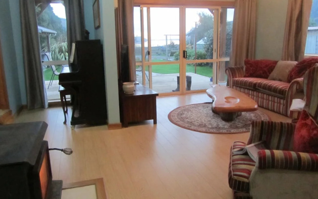 Loch Sloy Farmstay