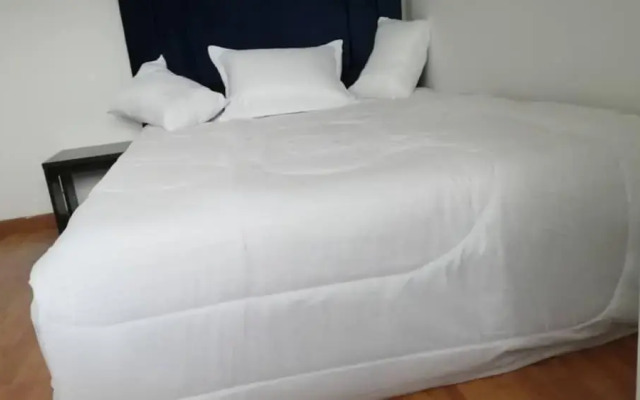 Room in Guest Room - Close to the Family Embassy 1