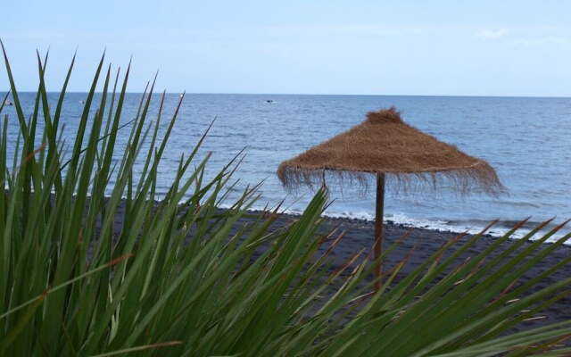 R2 Romantic Fantasia Dreams & Suites Hotel