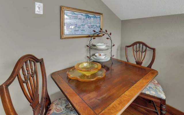 Gillespie House-2 Suites-walk to Main St!