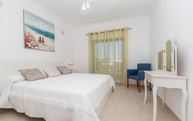 Santa Maria Apartment at Porto de Mos beach