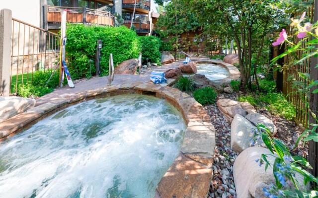 Laurelwood Condominiums Studio Premier Unit 207