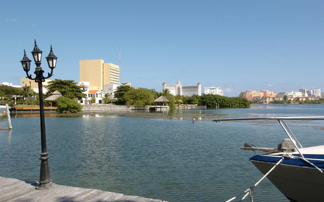 Hotel Imperial Laguna Faranda