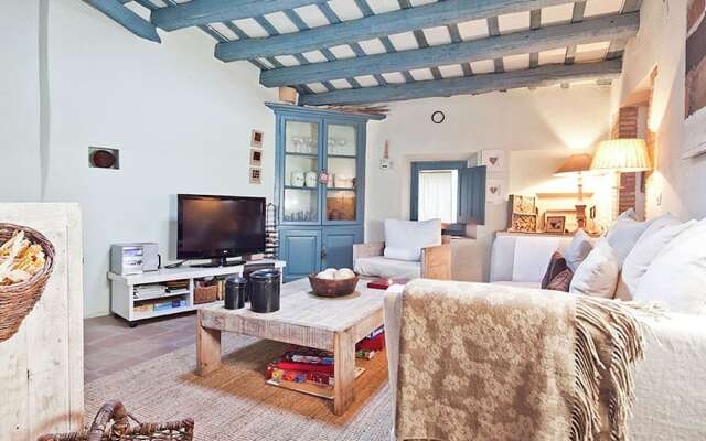 Traditional House Restored for 6 Persons With Pool in Ullastret