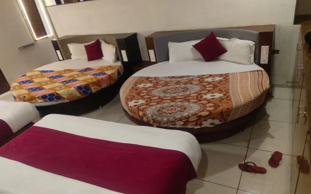 Hotel Royal King Nana Chiloda