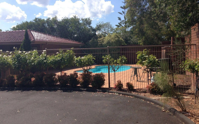Nunawading Motor Inn