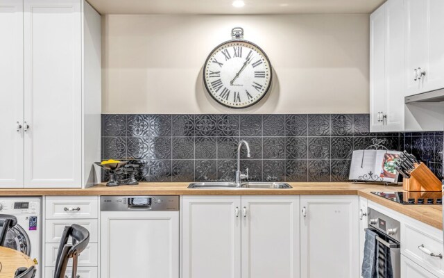 Grandview Accommodation - The Elm Tree Apartments