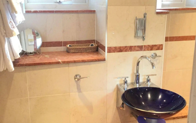 The New London Carlton Hotel & Service Apartments