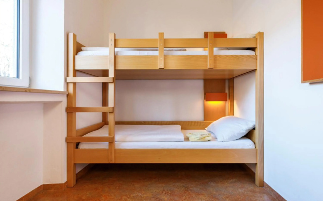 DJH Garmisch- Partenkirchen - Hostel