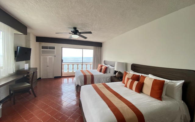 Costa Sur Resort & Spa