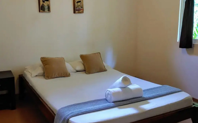 Colibri Surf House & Flats