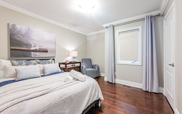 Luxury Villa - Mississauga Square One