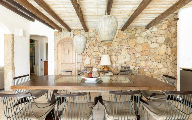 Luxe Cote Stay- Elegant Villa