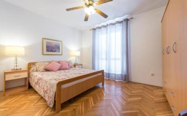 View Port Apartment