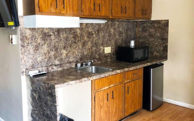 Village Inn Motel Holt