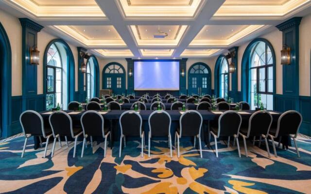 Hotel Indigo Heilong Lake by IHG