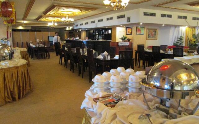 Twin Plaza Hotel