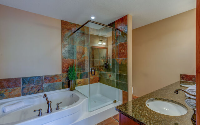 Rundle Cliffs Lodge by Spring Creek Vacation